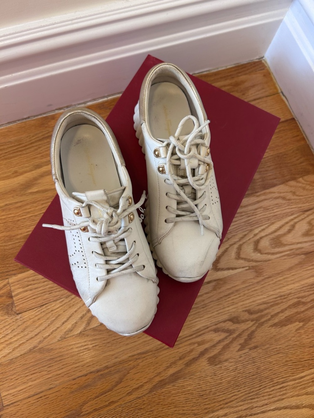 Salvatore Ferragamo Women's Casual Lace-Up Sneakers White pre owned